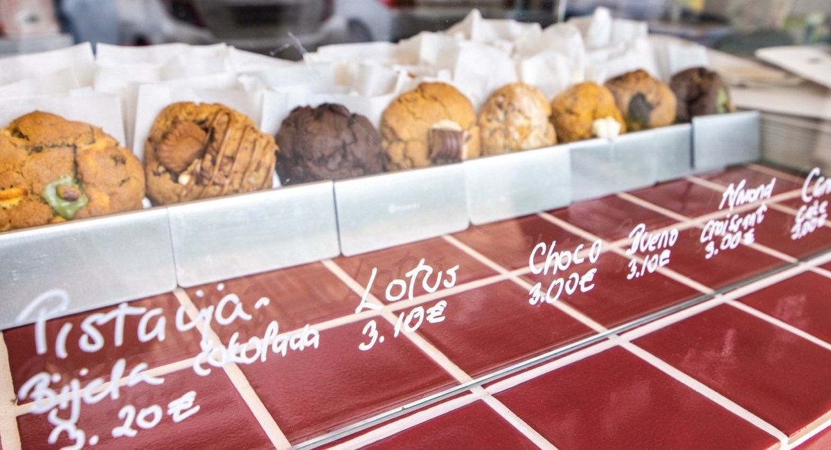 Novi lokal na meniju ima samo jednu slasticu u raznim okusima. Posjetili smo ga