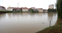 Kupa u Karlovcu nakon 14 sati prestala rasti. I dalje postoji rizik od poplava