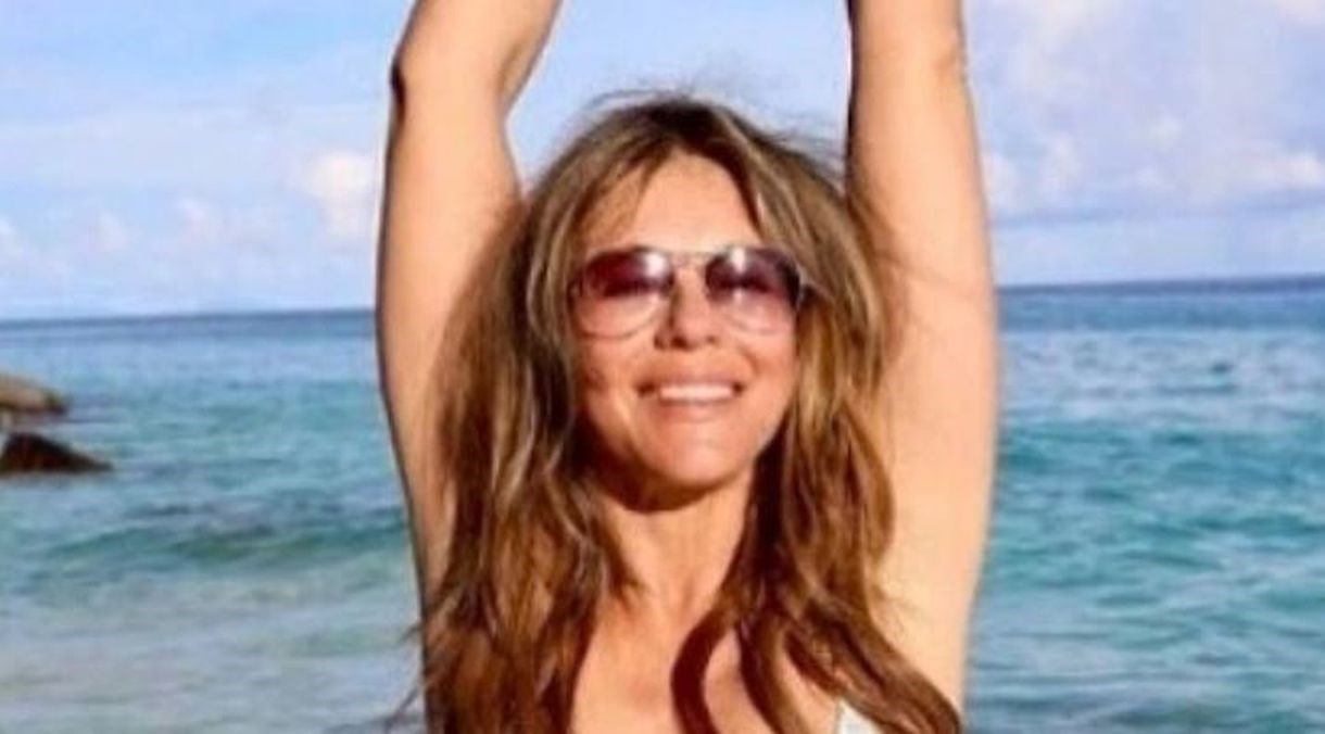 Tjedan dana nakon smrti bivšeg Liz Hurley objavila fotku u bikiniju