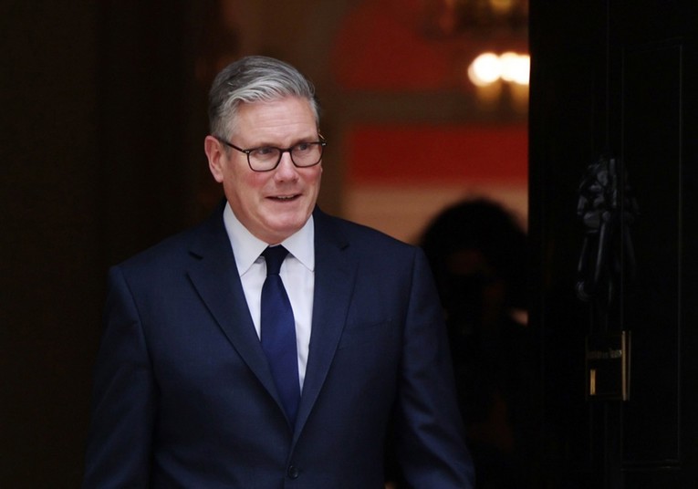 Starmer pritišće društvene mreže: "Preuzmite odgovornost za djecu"