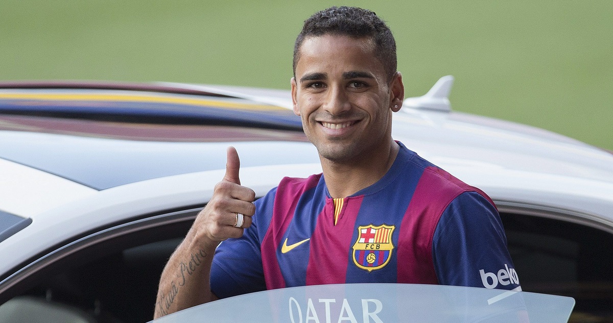 Za Barcelonu je nastupio samo osam puta, a osvojio je pet trofeja