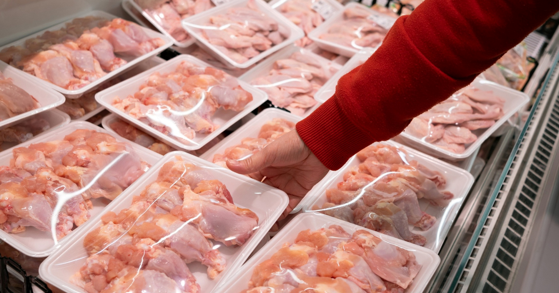 Je li sigurno jesti meso iz napuhnute ambalaže? Na jednu stvar obratite pažnju