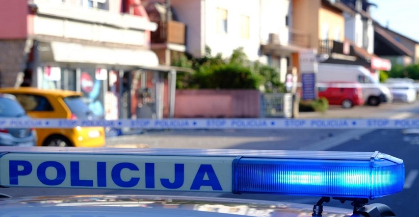 U Dubrovniku se sudarili auto i motor, jedna osoba završila u bolnici