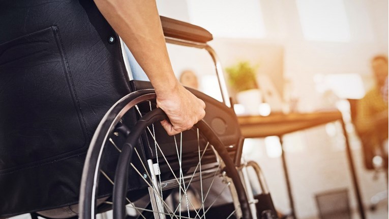 Sve osobe s invaliditetom ubuduće neće plaćati sudsku pristojbu