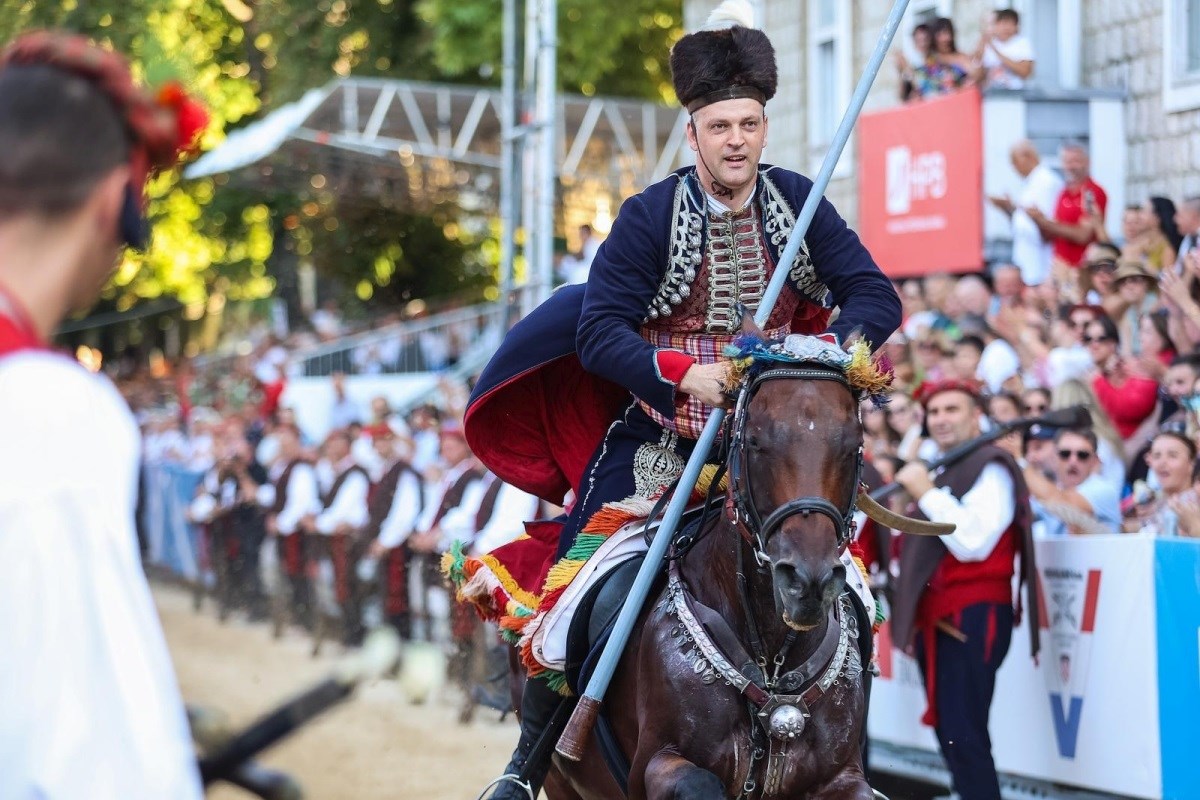 Magistar ekonomije Frano Talaja je pobjednik Sinjske alke