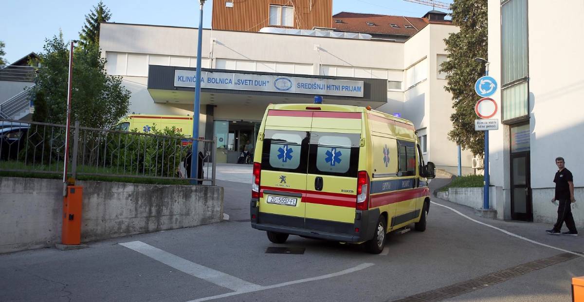 Na Filipinku u Zagrebu pala metalna konstrukcija dok je čistila, teško je ozlijeđena