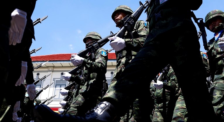 Tajland i Kambodža gomilaju vojsku na granici