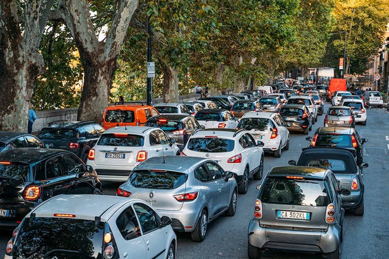 Italija ima najveći broj automobila po glavi stanovnika u EU