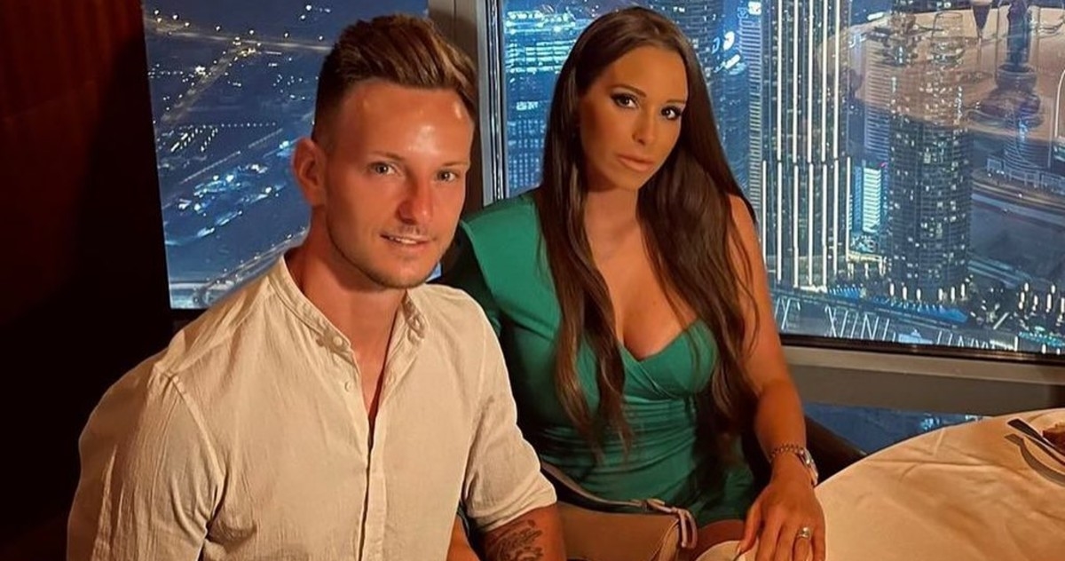 Rakitić pozirao u Dubaiju, luksuzna mašina iza njega zapela za oko navijača Vatrenih