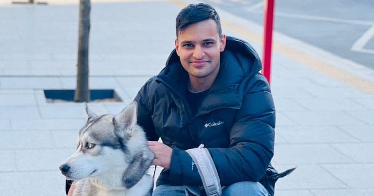 Muškarac koji nije htio bez svog psa napustiti Ukrajinu sretno stigao u Varšavu