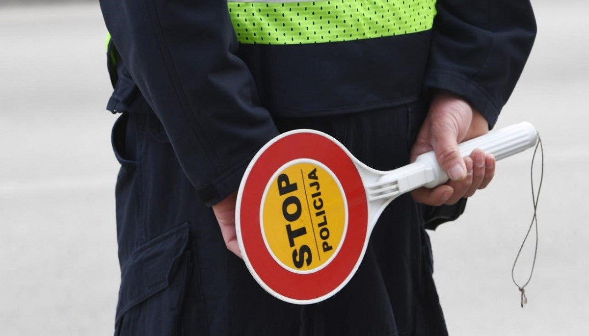 Muškarac u Istri vozio mrtav pijan i covid-pozitivan