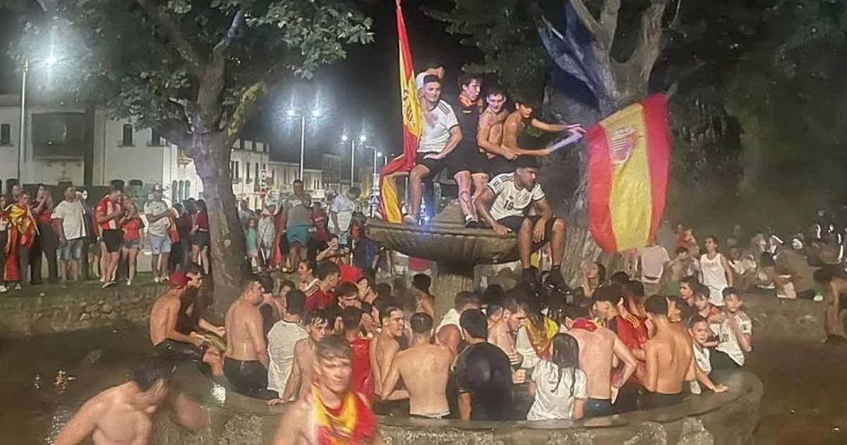 Španjolci slavili u fontani. Urušila se, poginuo dječak