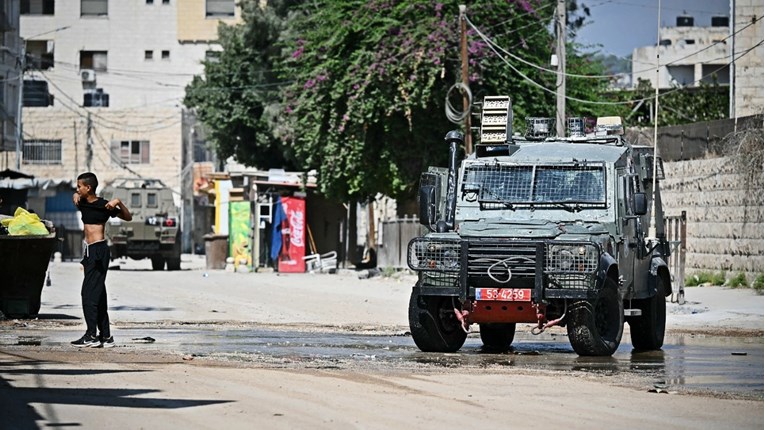 Odsječen izbjeglički kamp na Zapadnoj obali. Stanovnik: Snajperist nam je ispred kuće