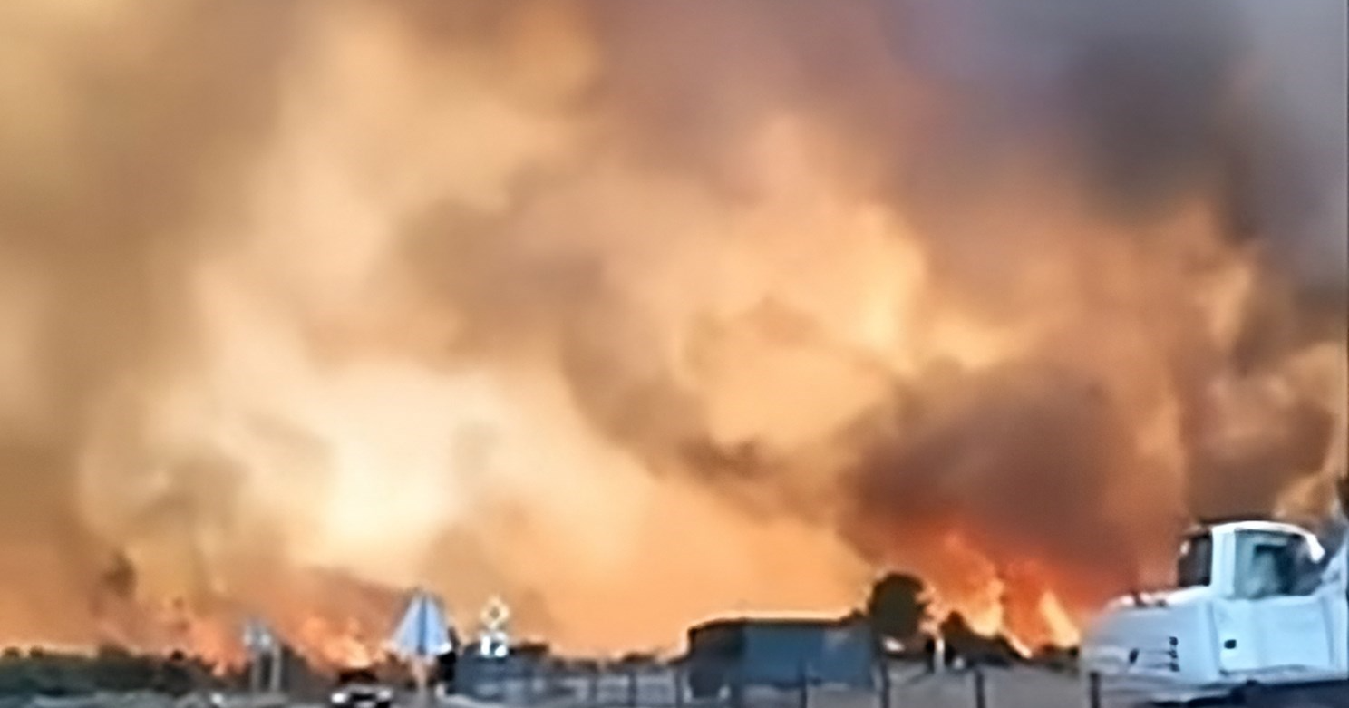 VIDEO I FOTO Zastrašujući prizori požara kod Trogira, gust dim nadvio se i nad Split
