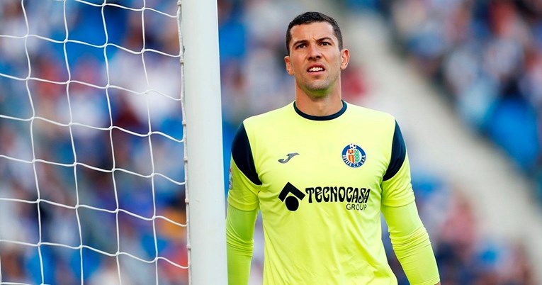 Golman španjolske momčadi: Igramo da donesemo hranu obiteljima, a nekima nije stalo