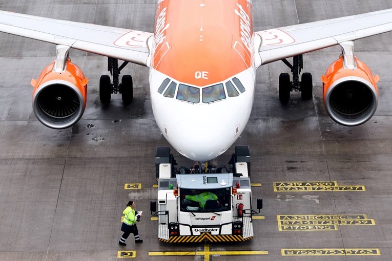 U Manchesteru ušao u krivi avion EasyJeta. Uhićen je