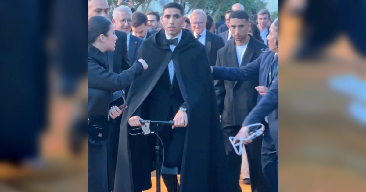 Pogledajte na čemu je Hakimi došao po nagradu za afričkog igrača godine