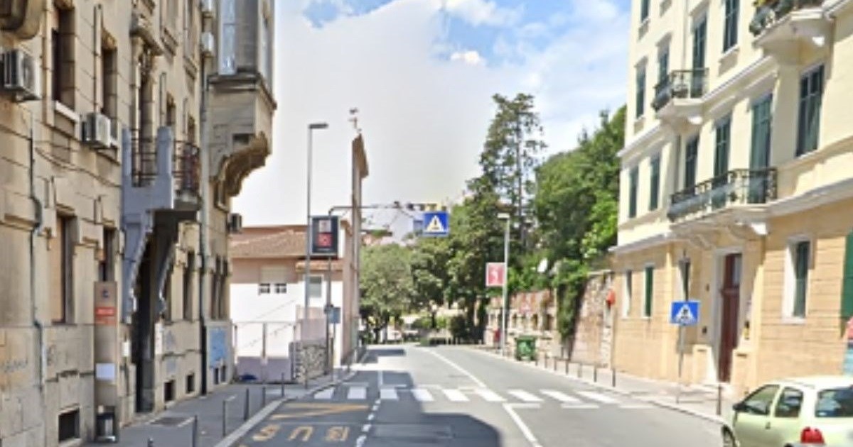 Pijani vozač bježao policiji po Rijeci, prolazio kroz crveno. Kažnjen s 3000 eura