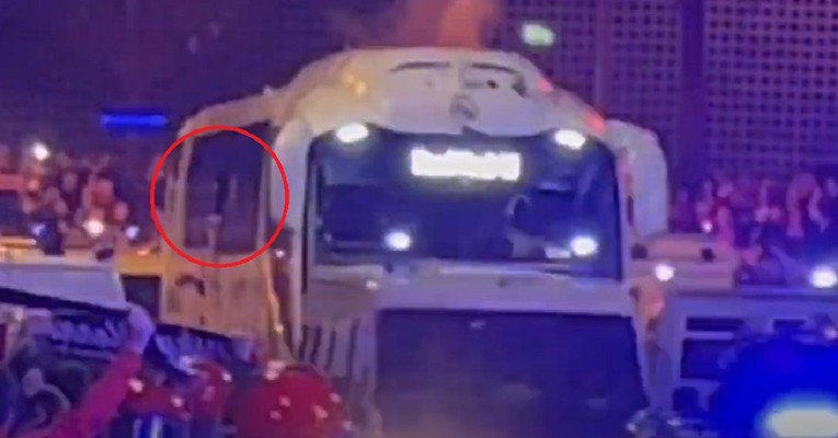 VIDEO Bus Reala pod žestokim napadom u Bilbau. Štit spriječio tragediju