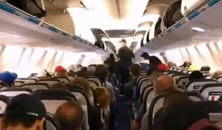 VIDEO Način na koji je ovaj tip izašao iz aviona oduševio je internet