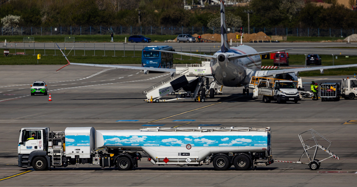 EU: Ako se situacija nastavi do kraja svibnja, moguće su nestašice mlaznog goriva