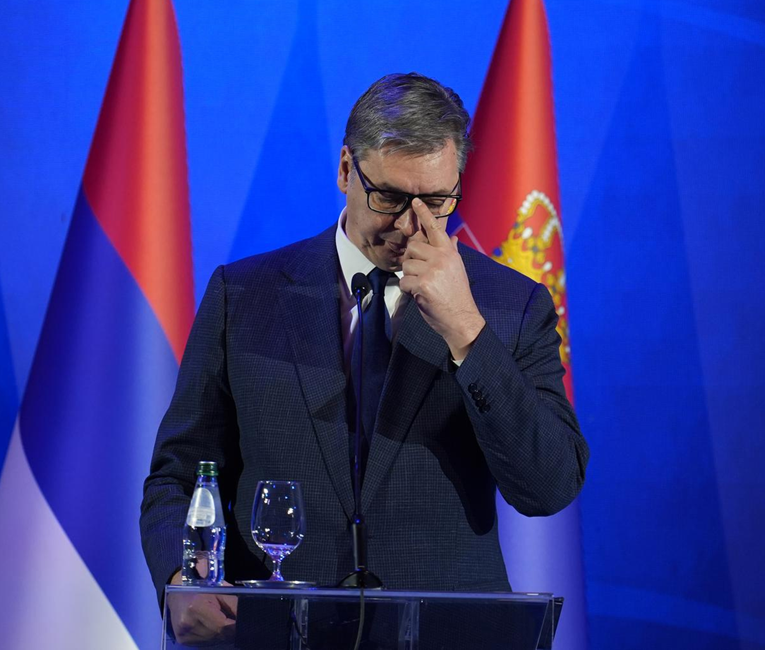 Vučić: Na današnji dan prije 18 godina počelo je rušenje svjetskog poretka