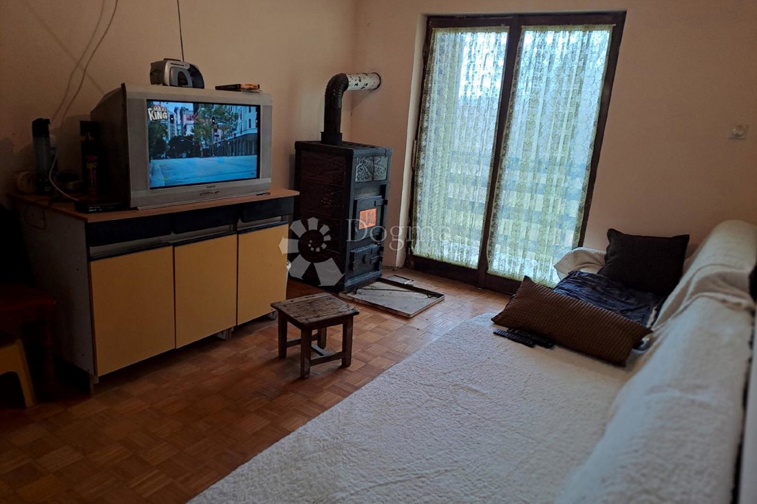 Za 27.000 €: Vikendica na vrhu brda u Glini najčitaniji je oglas za nekretnine