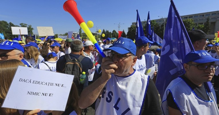 Tisuće rumunjskih nastavnika u štrajku zbog rezova, odgođen početak škole