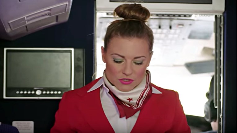 Stjuardesa otkrila koja pića nikada ne biste trebali naručivati u avionu