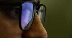 Studija: Triput manje šanse da će se osobe koje nose naočale zaraziti koronom