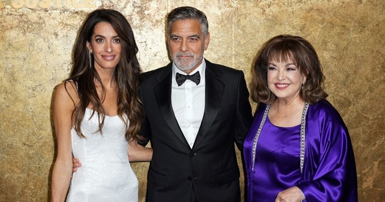 Amal Clooney snimljena u društvu majke, jasno je od koga je naslijedila ljepotu