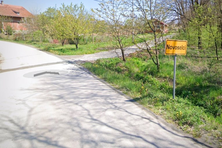 Auto kod Požege sletio s ceste i zapalio se