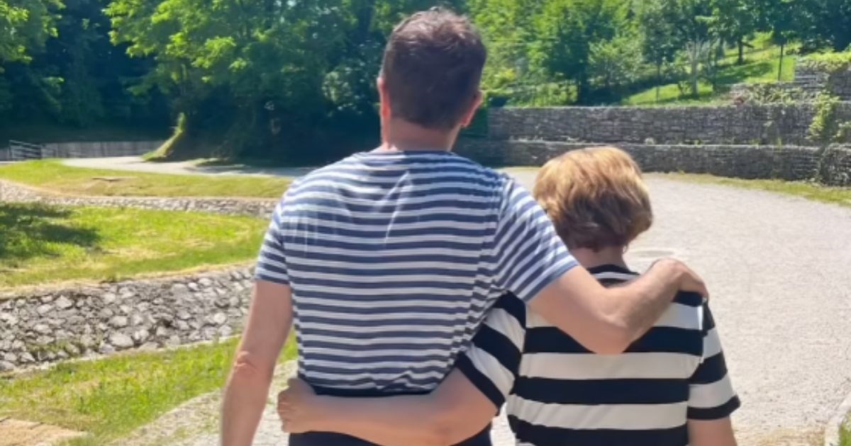 Tarik Filipović zagrljen šetao s punicom, Lejla ih snimila