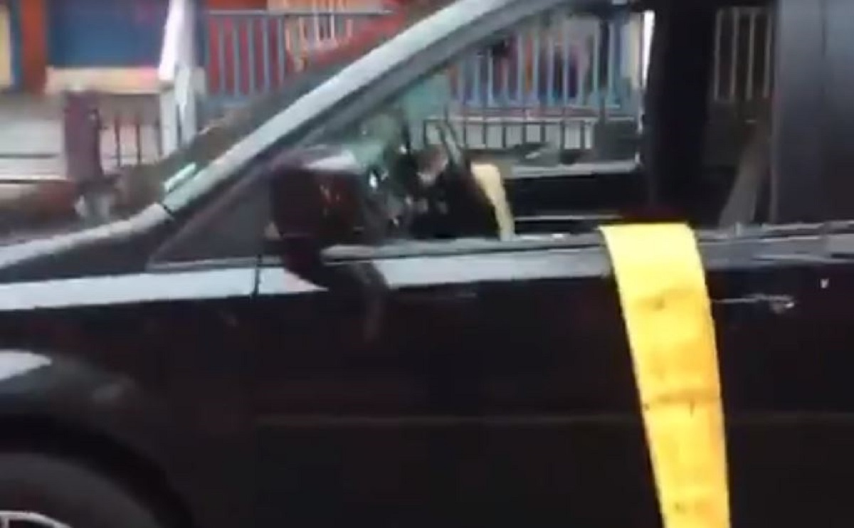 Vatrogasci naučili lekciju tipa koji je parkirao pored hidranta