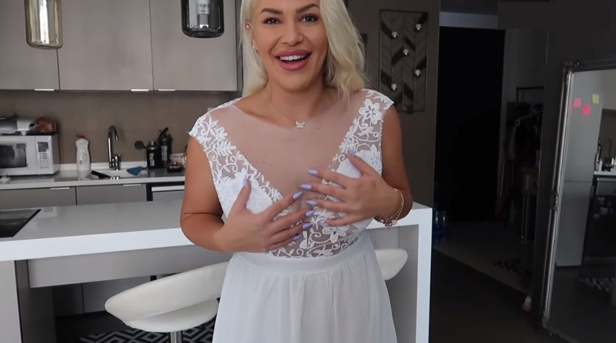 Bosanska Kim Kardashian isprobavala jeftine vjenčanice: "Ispadoše mi grudi"