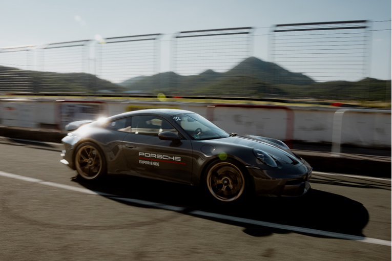 Zamijenite ključeve svog automobila na ekskluzivnom Porsche Experience događaju