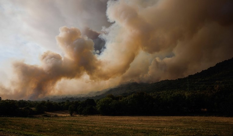Požar u Sloveniji se proširio, stanje i dalje kritično. Objavljena slika iz svemira