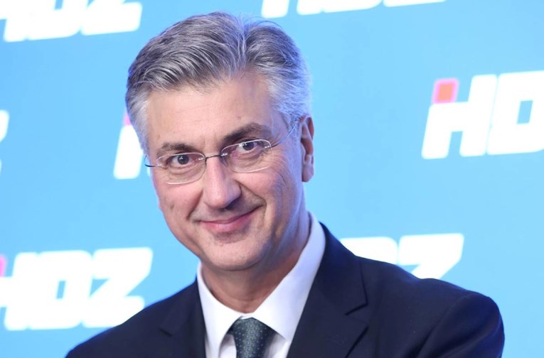 Plenković sutra s obitelji i ministrima putuje u Vatikan papi Lavu 