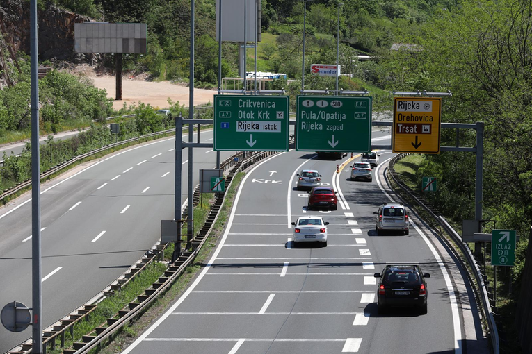 Policija kontrolirala teretna vozila na A6. Utvrdila niz prekršaja
