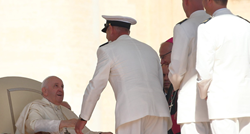 Klapa Hrvatske ratne mornarice zapjevala papi Franji: "To nikad nećemo zaboraviti"