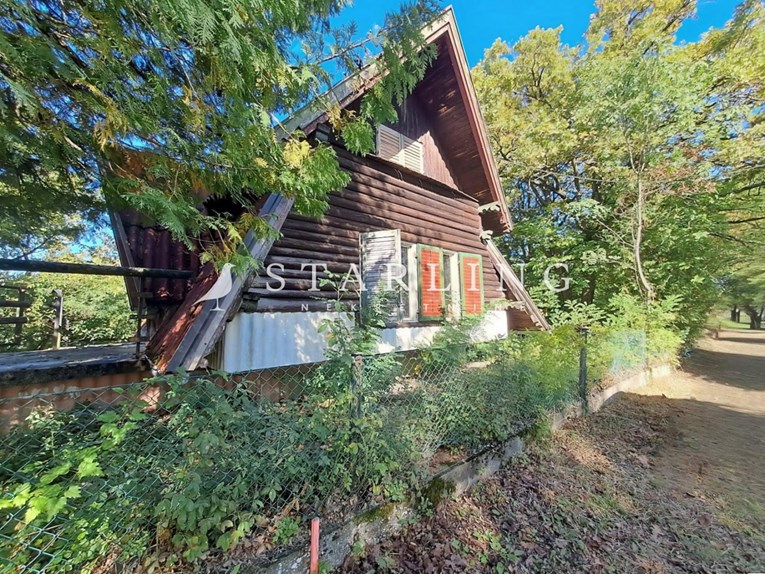 Na prodaju kuća na Braču, samo 30 metara od mora