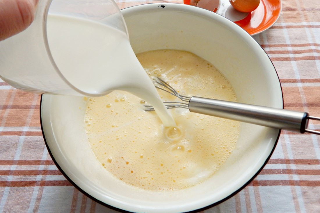 9 odličnih zamjena za mlijeko kada vam ga ponestane, a želite ispeći kolač