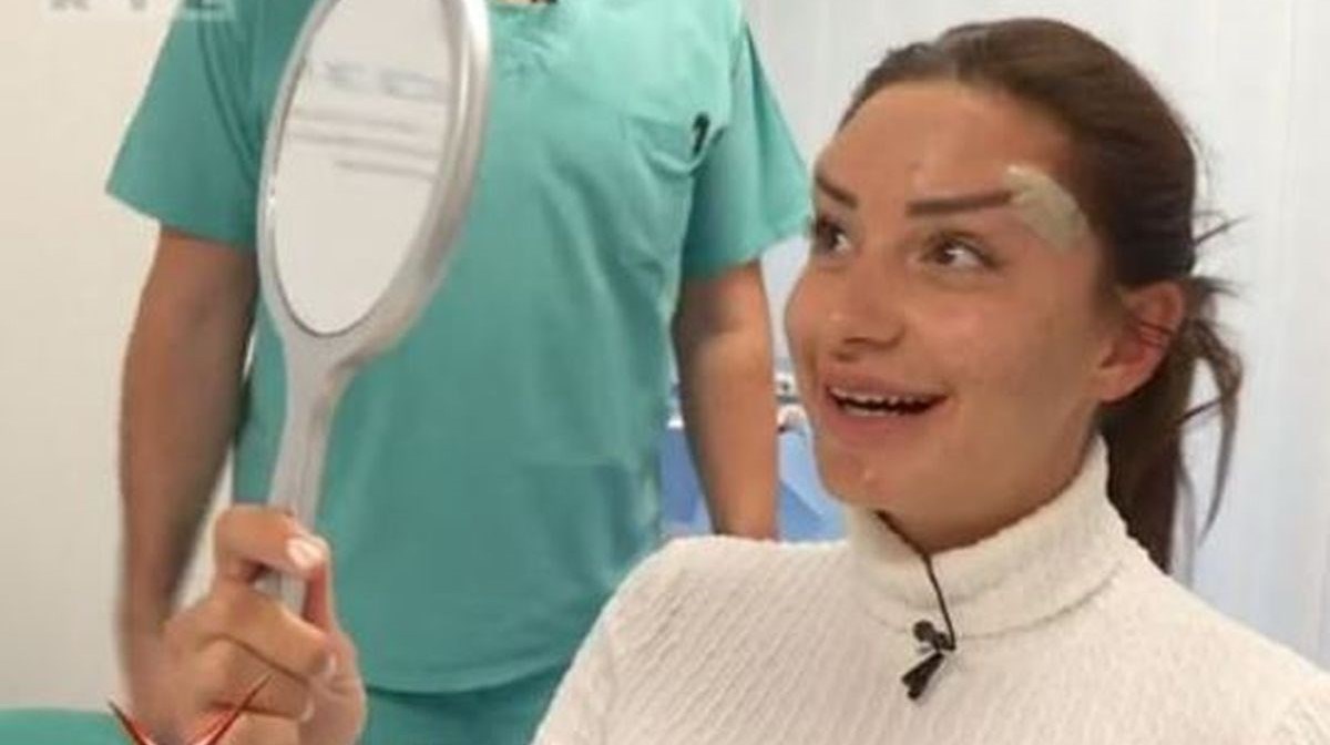 Kristina Mandarina pred kamerama otišla pod nož kako bi dobila "mačkasti pogled"