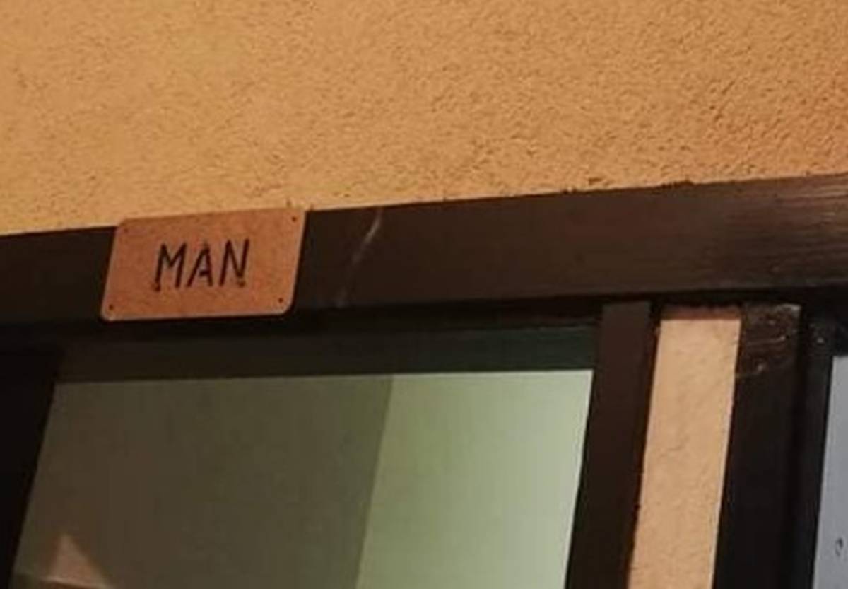 Natpis u WC-u zadarskog restorana podijelio Fejs, nekima je urnebesan, drugi zgroženi