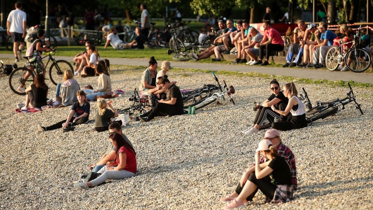 Građane više korona ne brine: Uz zagrebački Jarun vlada ogromna gužva