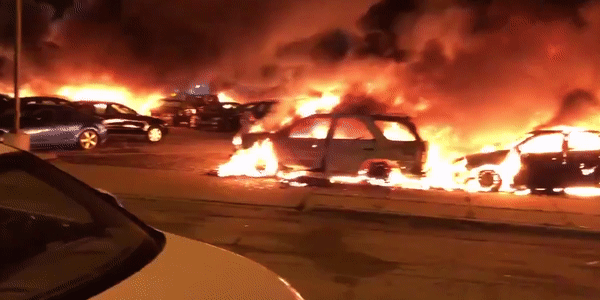 Novi neredi u SAD-u nakon što je policija upucala crnca, prosvjednici palili zgrade