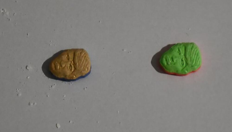 FOTO U Crnoj Gori se pojavio ecstasy s likom Donalda Trumpa