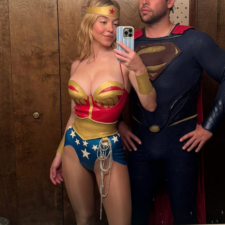 Sydney Sweeney pozirala u Wonder Woman kostimu od lateksa