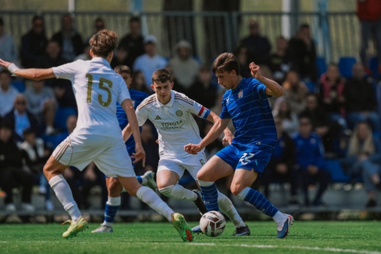 Dinamovi pioniri i kadeti pobijedili Hajduk. Kadeti se sukobili nakon utakmice