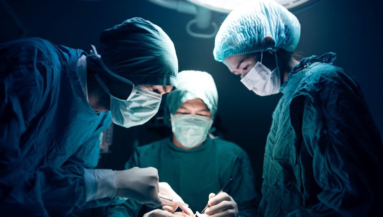 Zbog greške liječnika osjetila svaki rez na operaciji: "Nisu čuli da vrištim"
